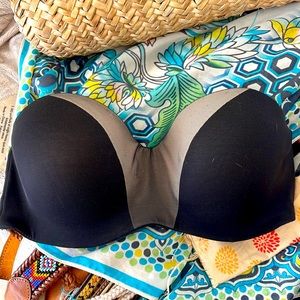 Victorias Secret Strapless Black Bra 32D